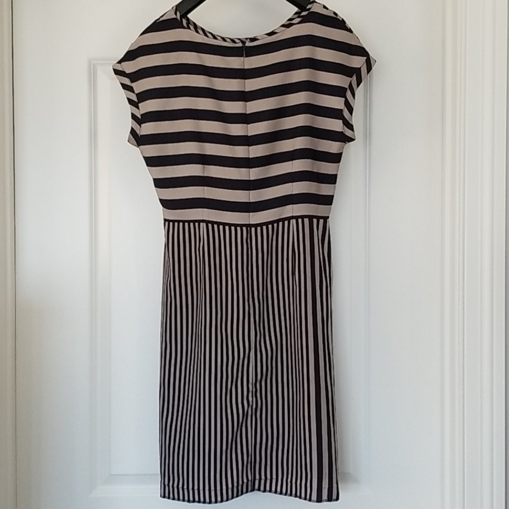 Dress - Picture 2 of 7